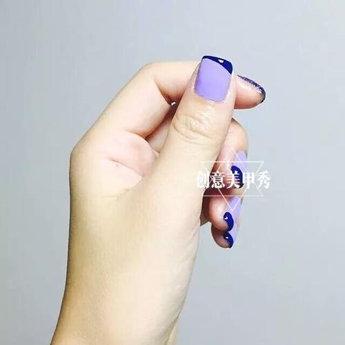 指尖上的星河 蓝紫拼色美甲艺术